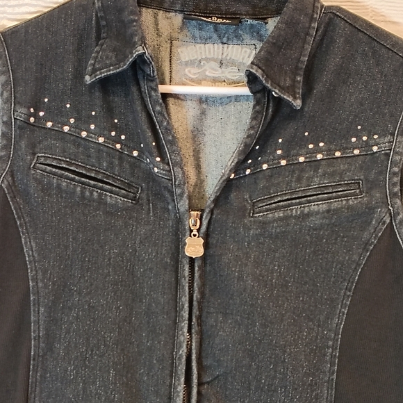 RIDERDIE WOMEN'S MEDIUM SKULL & WINGS SLEEVELESS ZIPPERED EMBROIDERED BIKER TOP - Picture 4 of 9